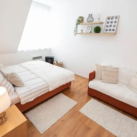 Apartment Alure Residences 4 & 24h Self Check-in *