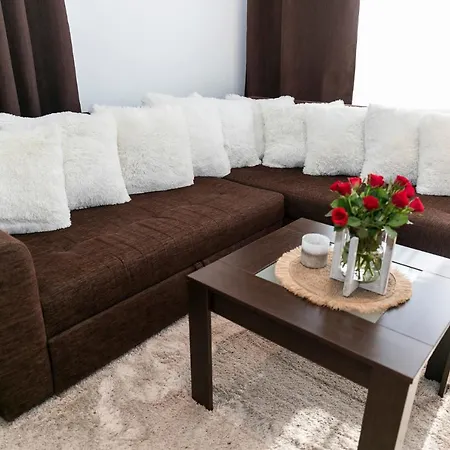 Alure Residences 4 & 24h Self Check-in Apartment *